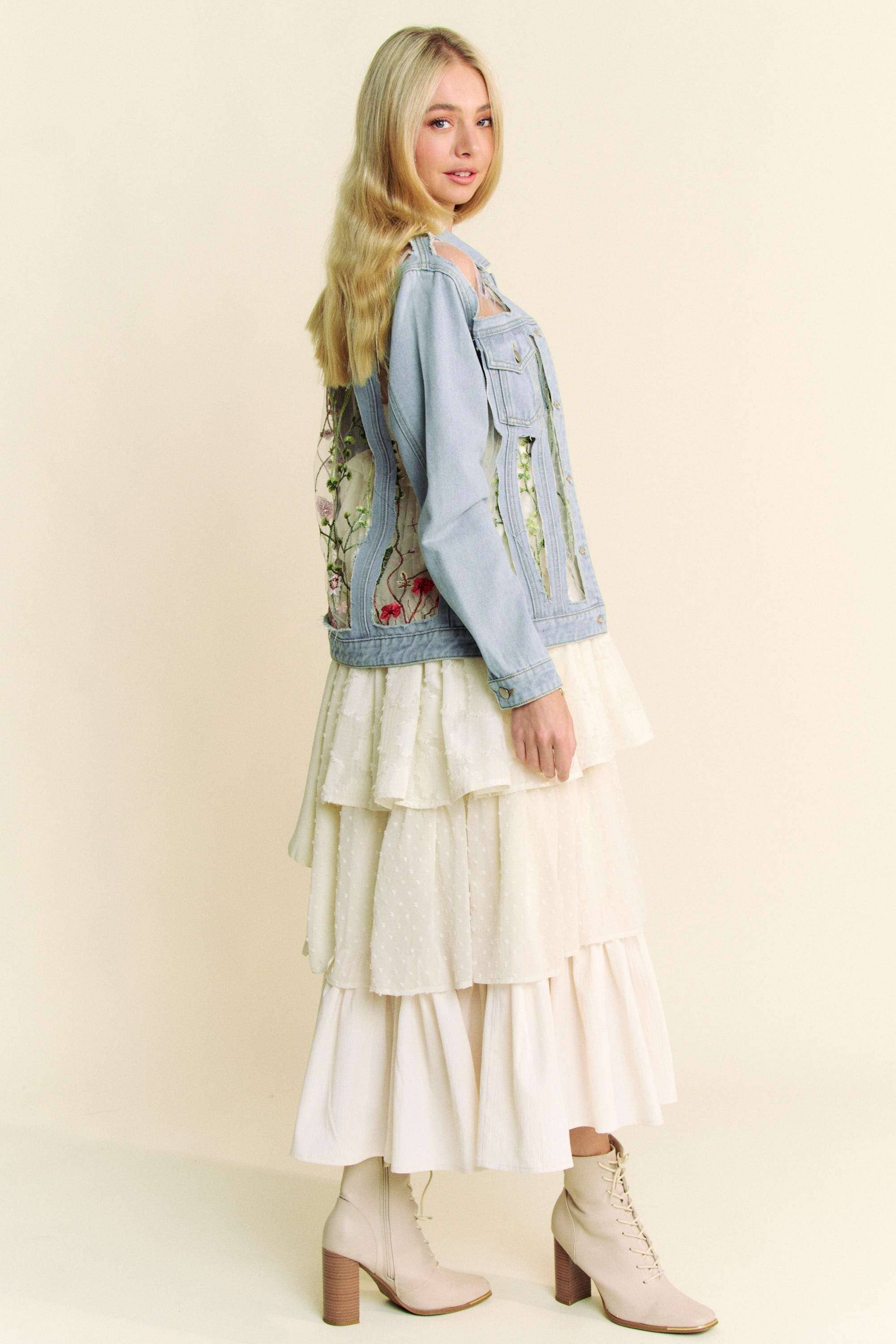 FLORAL EMBROIDERY MESH BUTTON DOWN DENIM JACKET: Denim / L