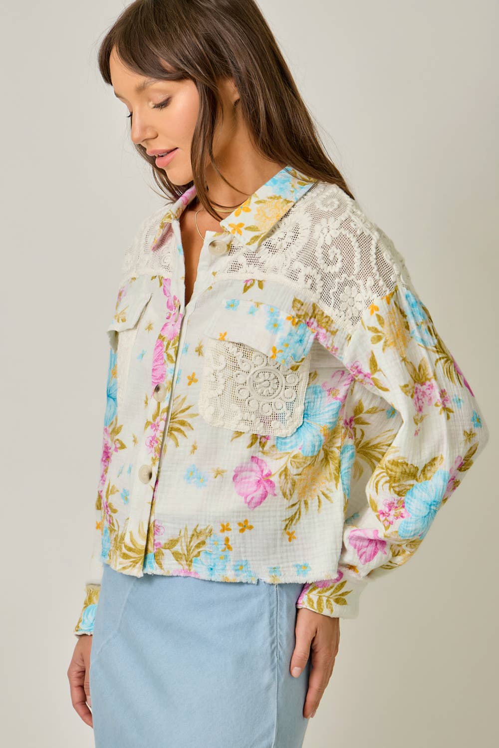 61438 Floral Mixed Media Jacket: White Mix / Small