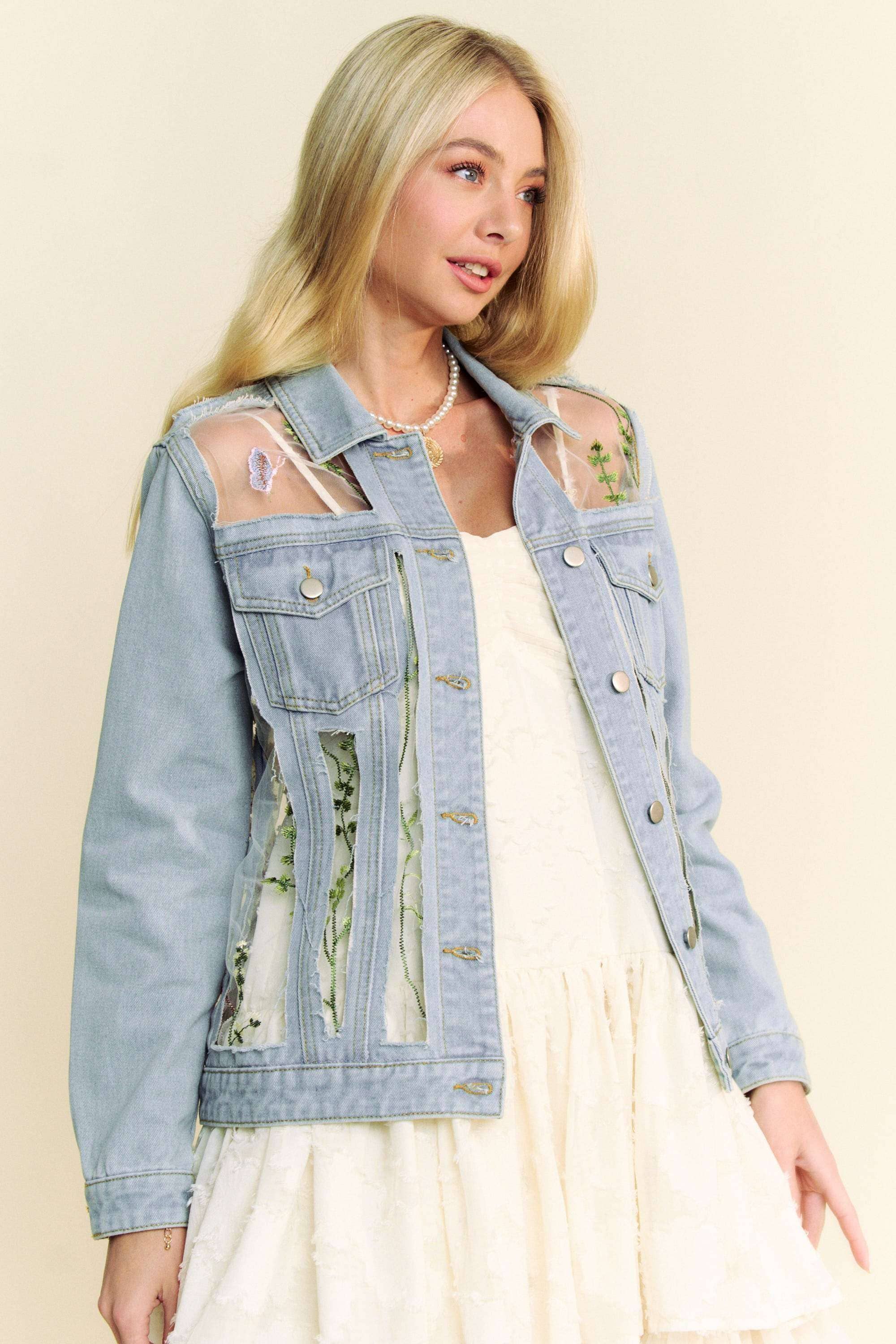 FLORAL EMBROIDERY MESH BUTTON DOWN DENIM JACKET: Denim / S