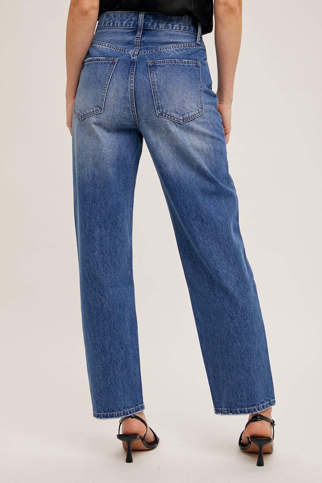 DENIM ASYMMETRICAL WAIST STRAIGHT LEG JEANS: MED.WASH / S