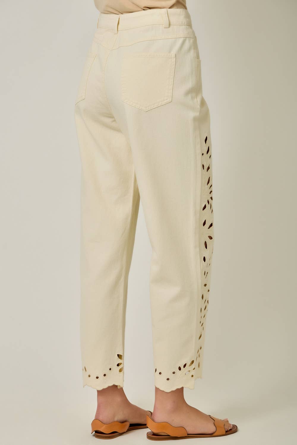 71022 Eyelet Embroidered Straight Leg Mom Jeans: Ivory / Small