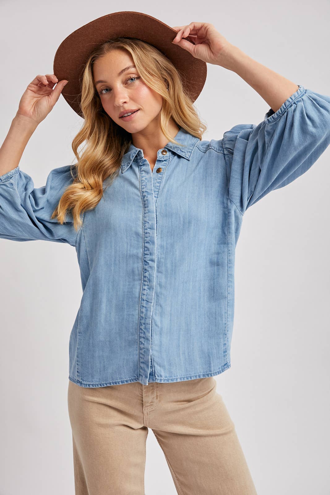 DENIM BUTTON DOWN PUFF SLEEVED SHIRT: MED.WASH / L