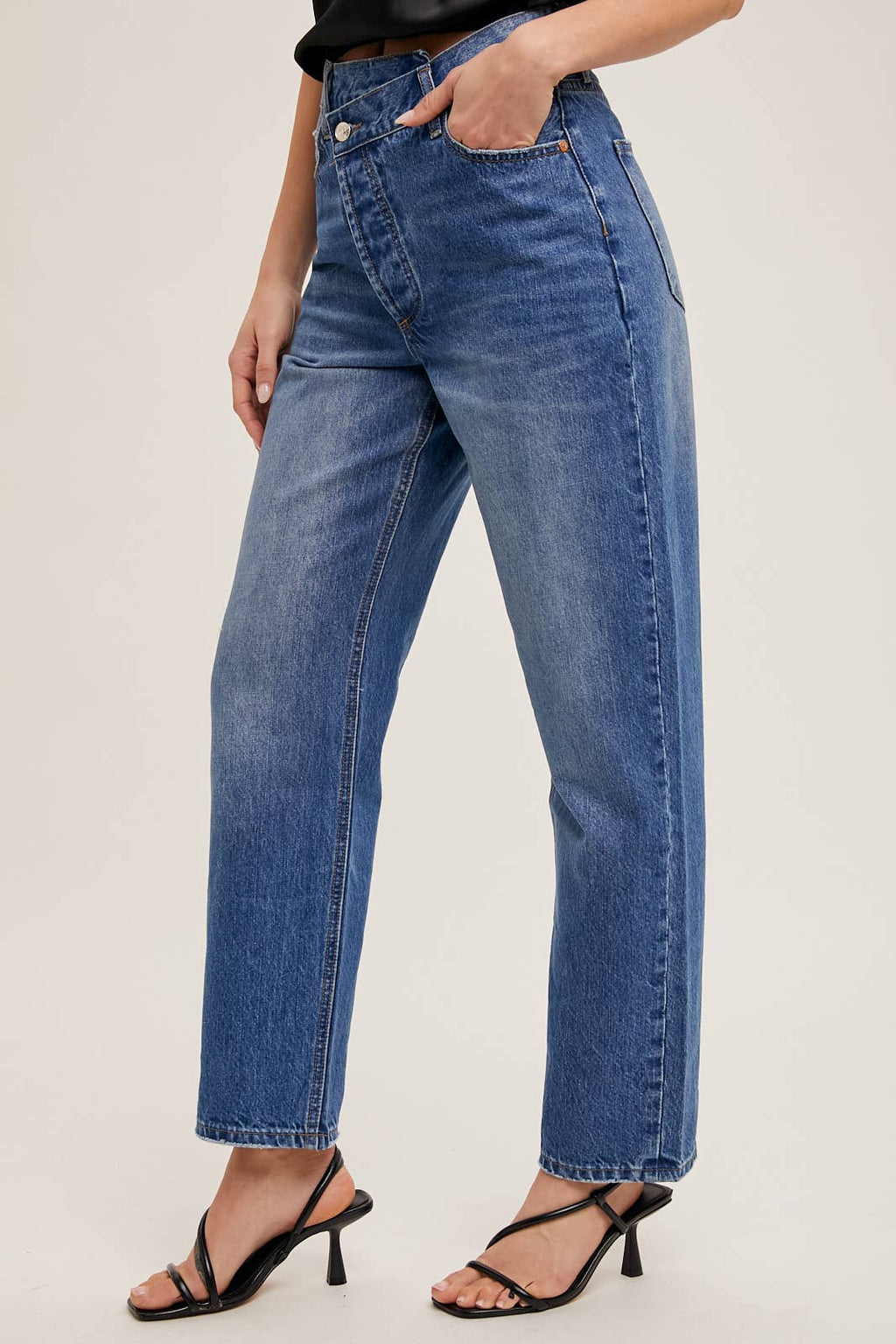 DENIM ASYMMETRICAL WAIST STRAIGHT LEG JEANS: MED.WASH / S