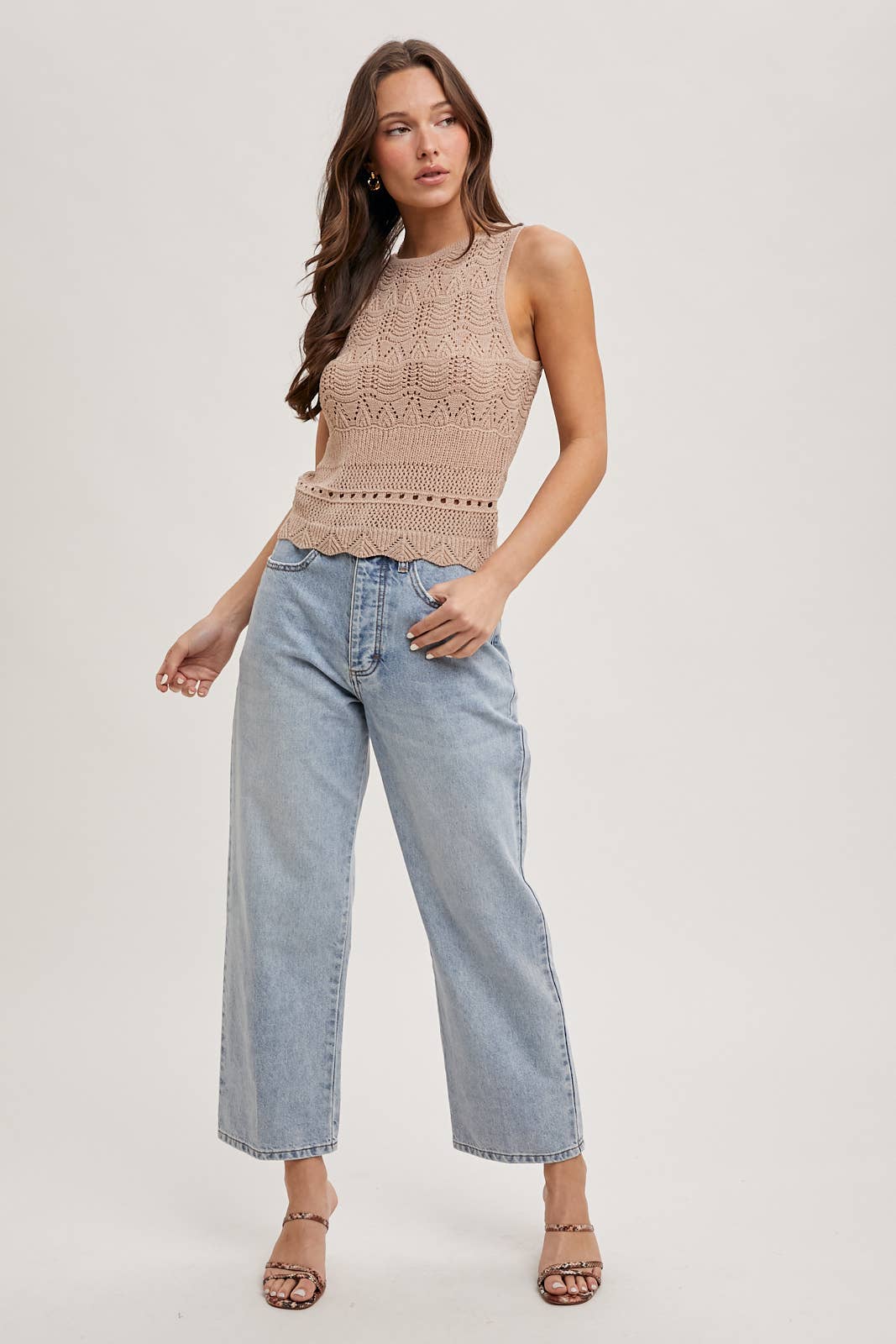 DENIM MID-RISE WIDE LEG CROPPED JEANS: MED.WASH / S