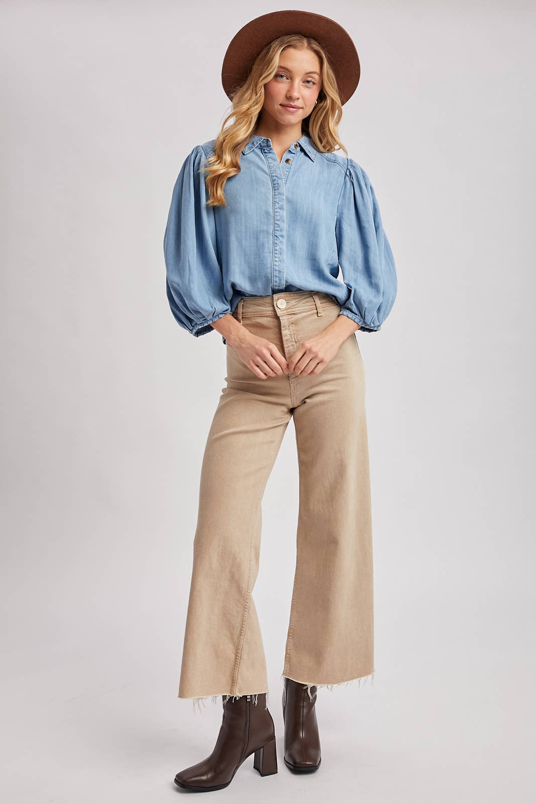 DENIM BUTTON DOWN PUFF SLEEVED SHIRT: MED.WASH / L