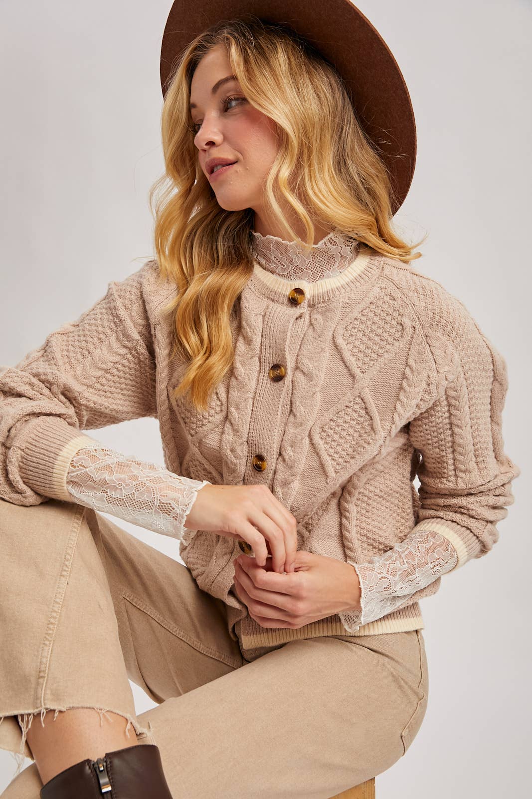 ELEGANT LONG-SLEEVED MOCK NECK LACE TOP WITH NO LINING: IVORY / S