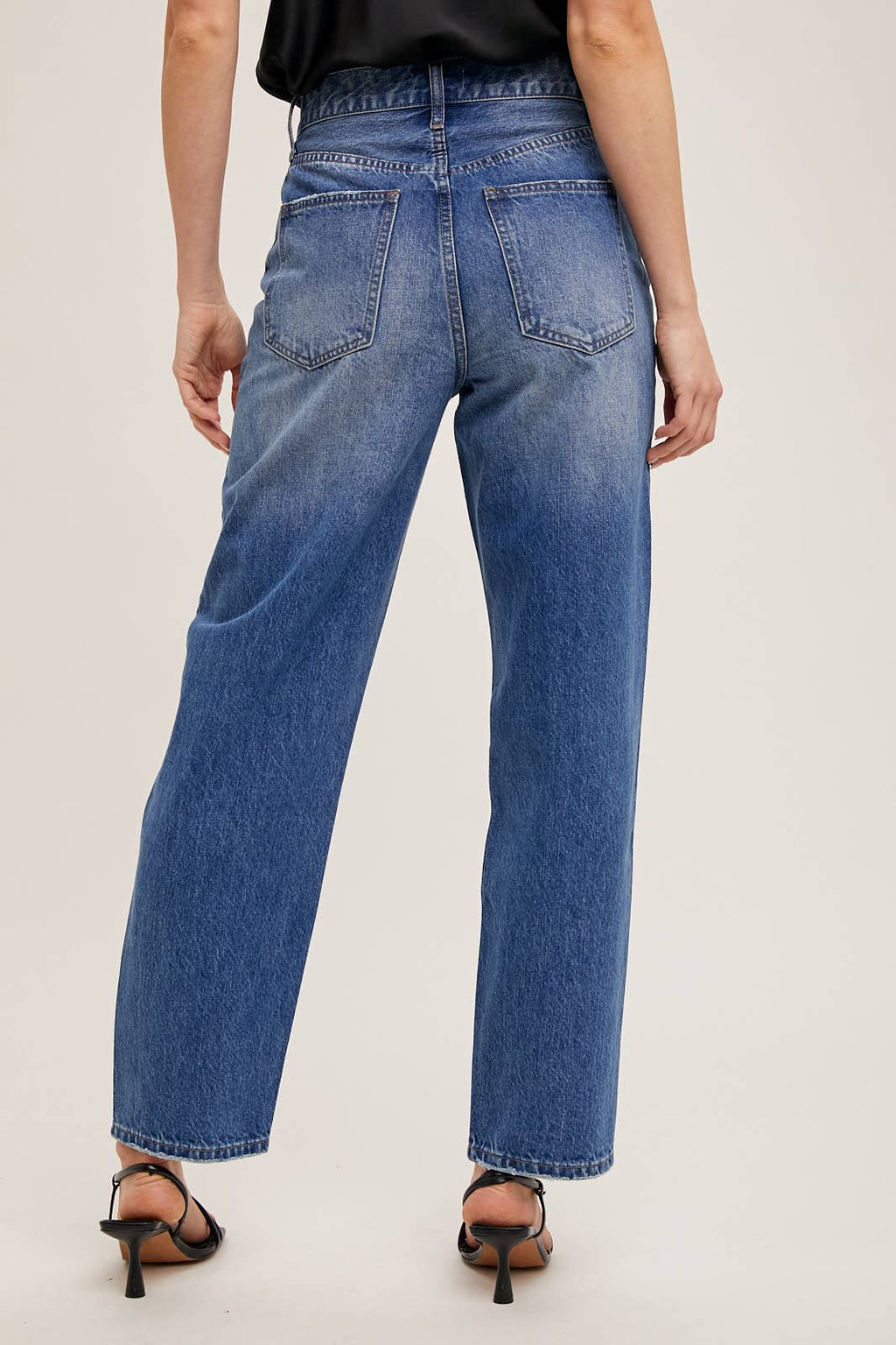 DENIM ASYMMETRICAL WAIST STRAIGHT LEG JEANS: MED.WASH / L