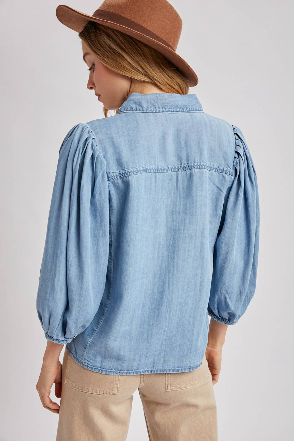 DENIM BUTTON DOWN PUFF SLEEVED SHIRT: MED.WASH / S