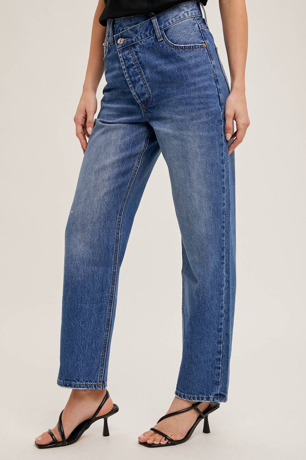 DENIM ASYMMETRICAL WAIST STRAIGHT LEG JEANS: MED.WASH / L