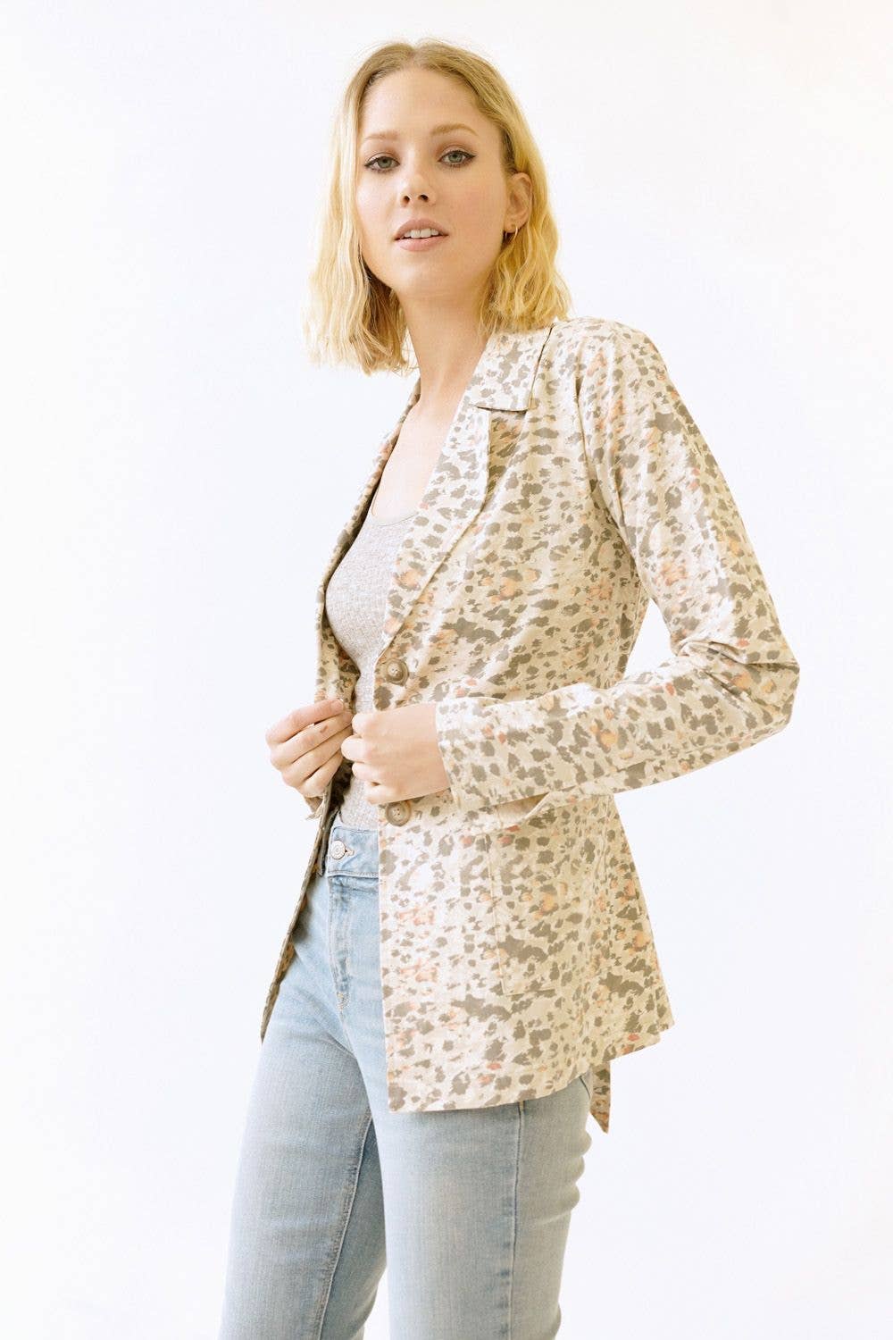 Leo Print Blazer