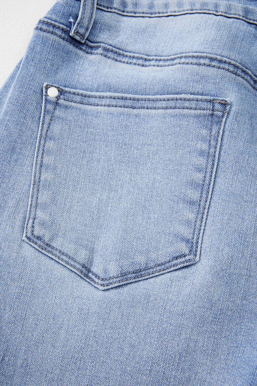High Waist Flared Jeans with Raw Hem: Sail Blue / 71%Cotton+27.5%Polyester+1.5%Elastane / 6