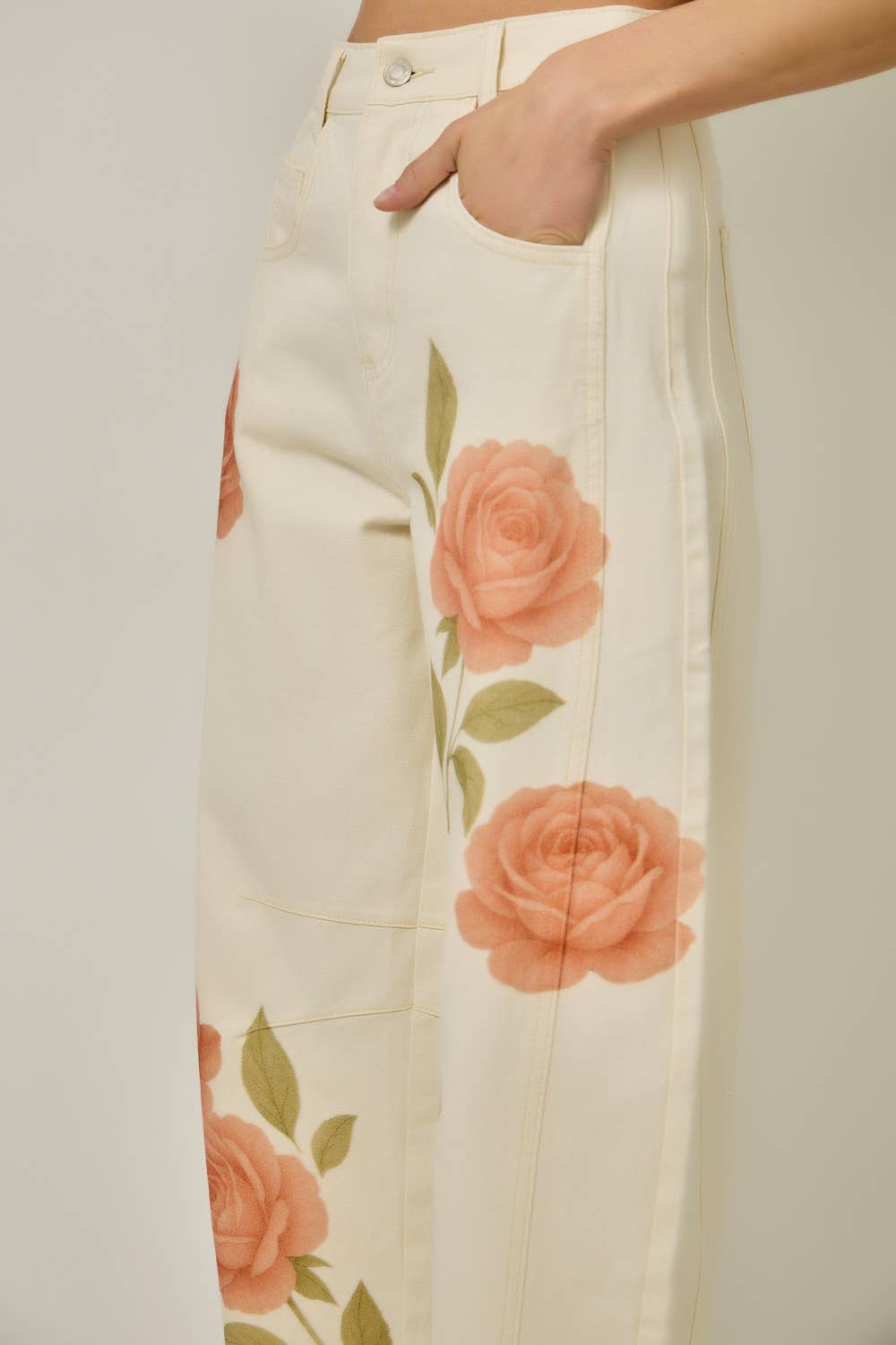 71150 Floral Printed Denim Barrel Jeans: Light Washed Denim / Small