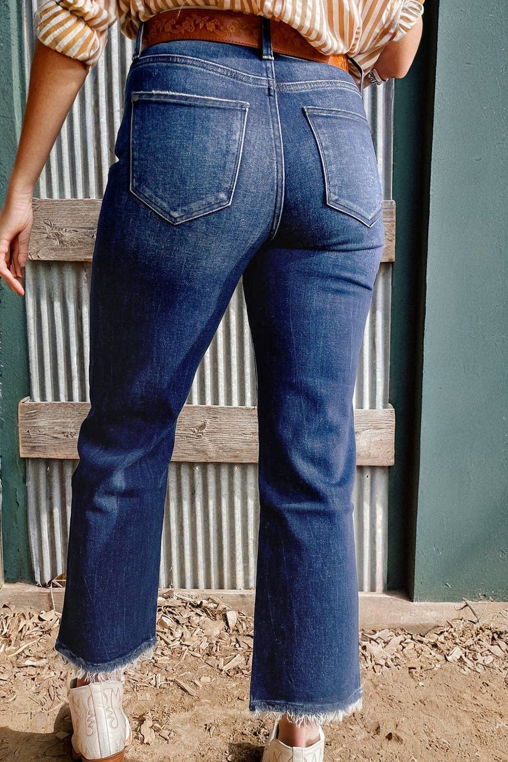 High Waist Flared Jeans with Raw Hem: Sail Blue / 71%Cotton+27.5%Polyester+1.5%Elastane / 6