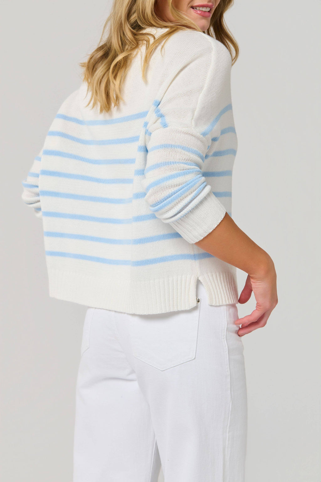 LOBSTER RELAXED FASHION FIT SWEATER: MEDIUM