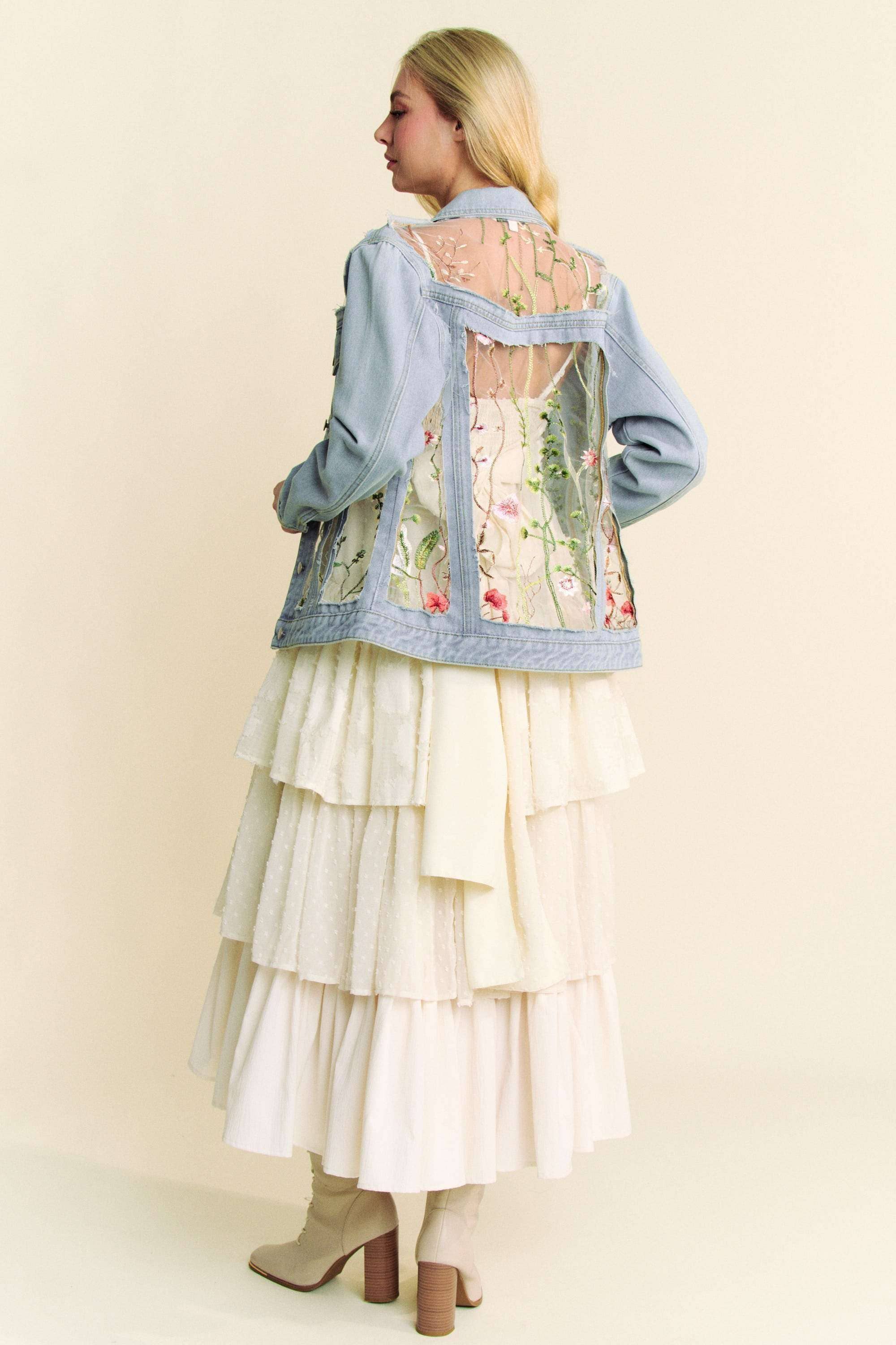 FLORAL EMBROIDERY MESH BUTTON DOWN DENIM JACKET: Denim / L